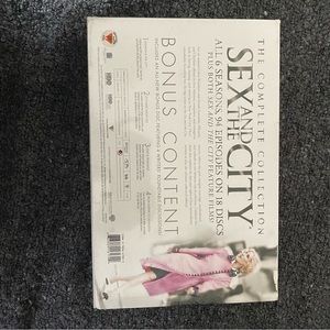 The complete collection: Sex and the city. Season 1-6, both movies and more!